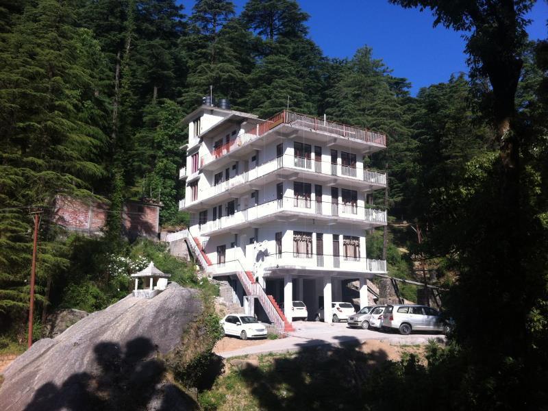 Oyo 1153 The Oak Valley Dharamshala Eksteriør billede